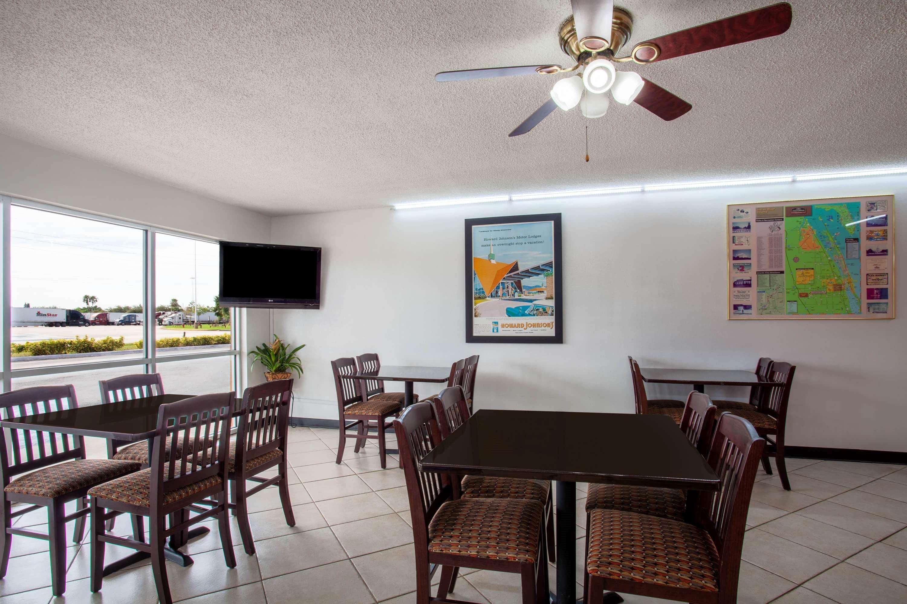 Howard Johnson By Wyndham Vero Beach/I-95 Exterior photo