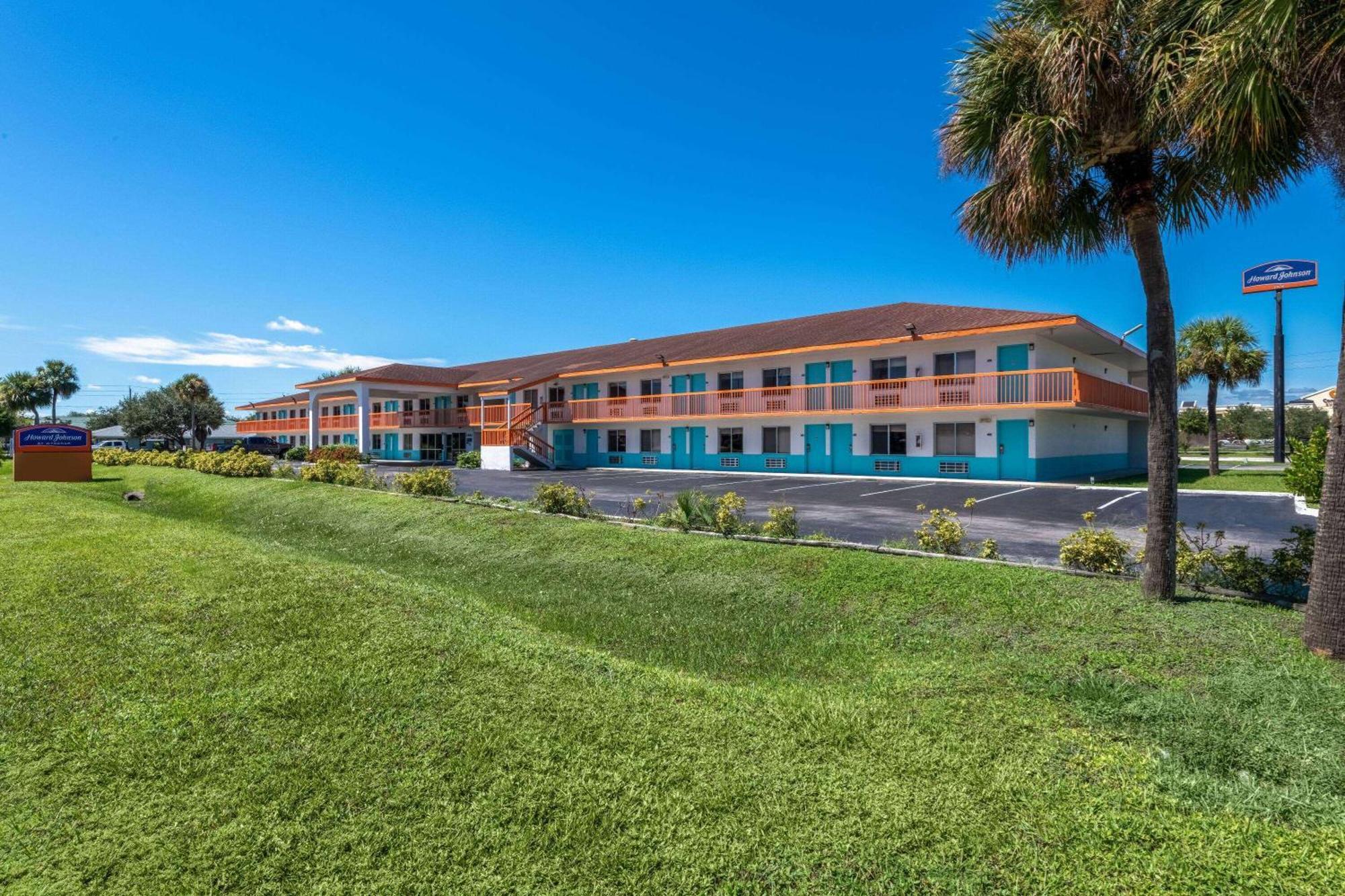Howard Johnson By Wyndham Vero Beach/I-95 Exterior photo
